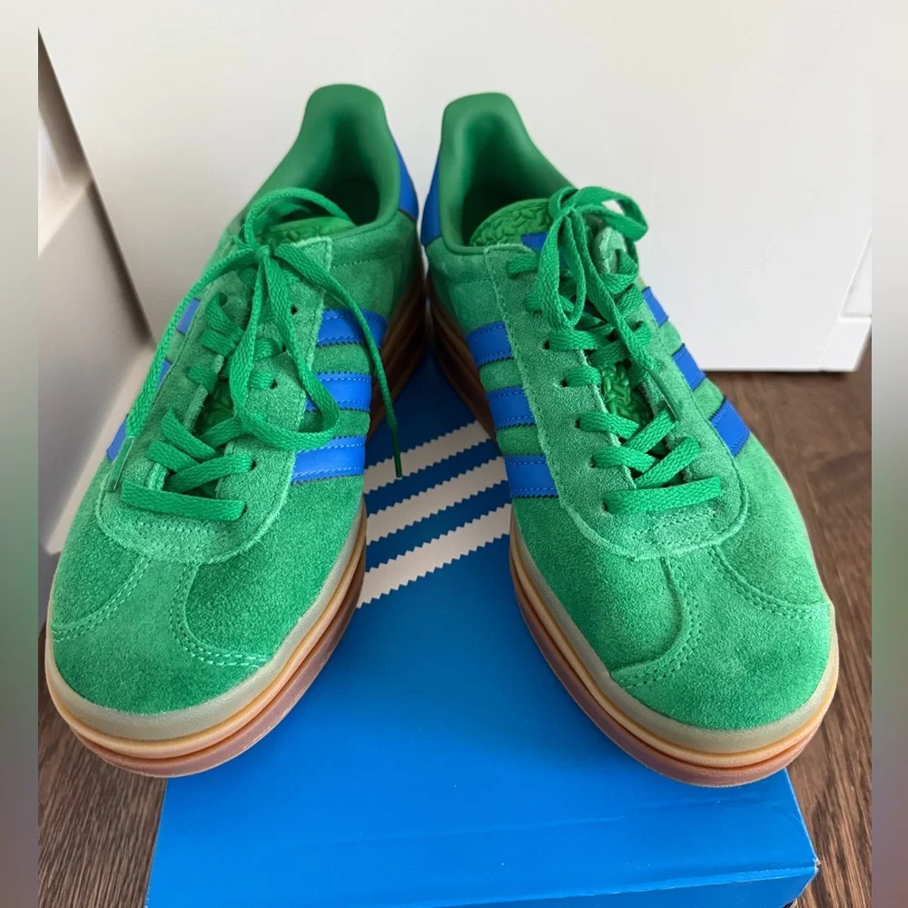 NEW, IN BOX Adidas Gazelle Bold - Women’s size 8 - Picture 2 of 5